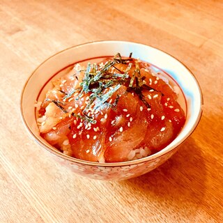 にんにく生姜風味のスタミナマグロの漬け丼